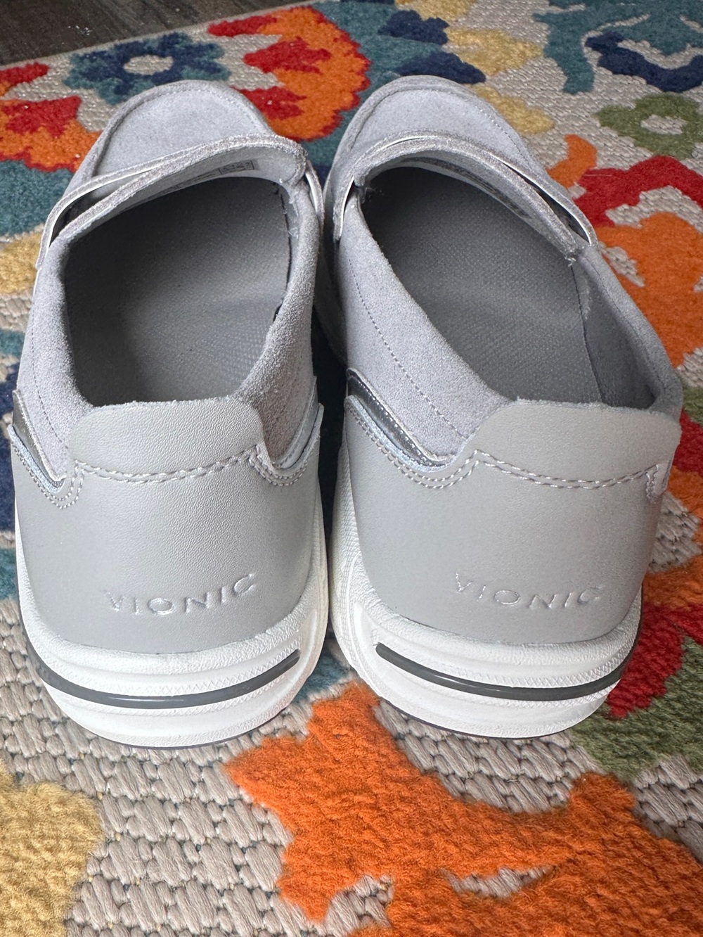 Vionic Walk Roam Suede Slip-On Loafers Light Gray Women’s Size 8 NWOT - Picture 3 of 8